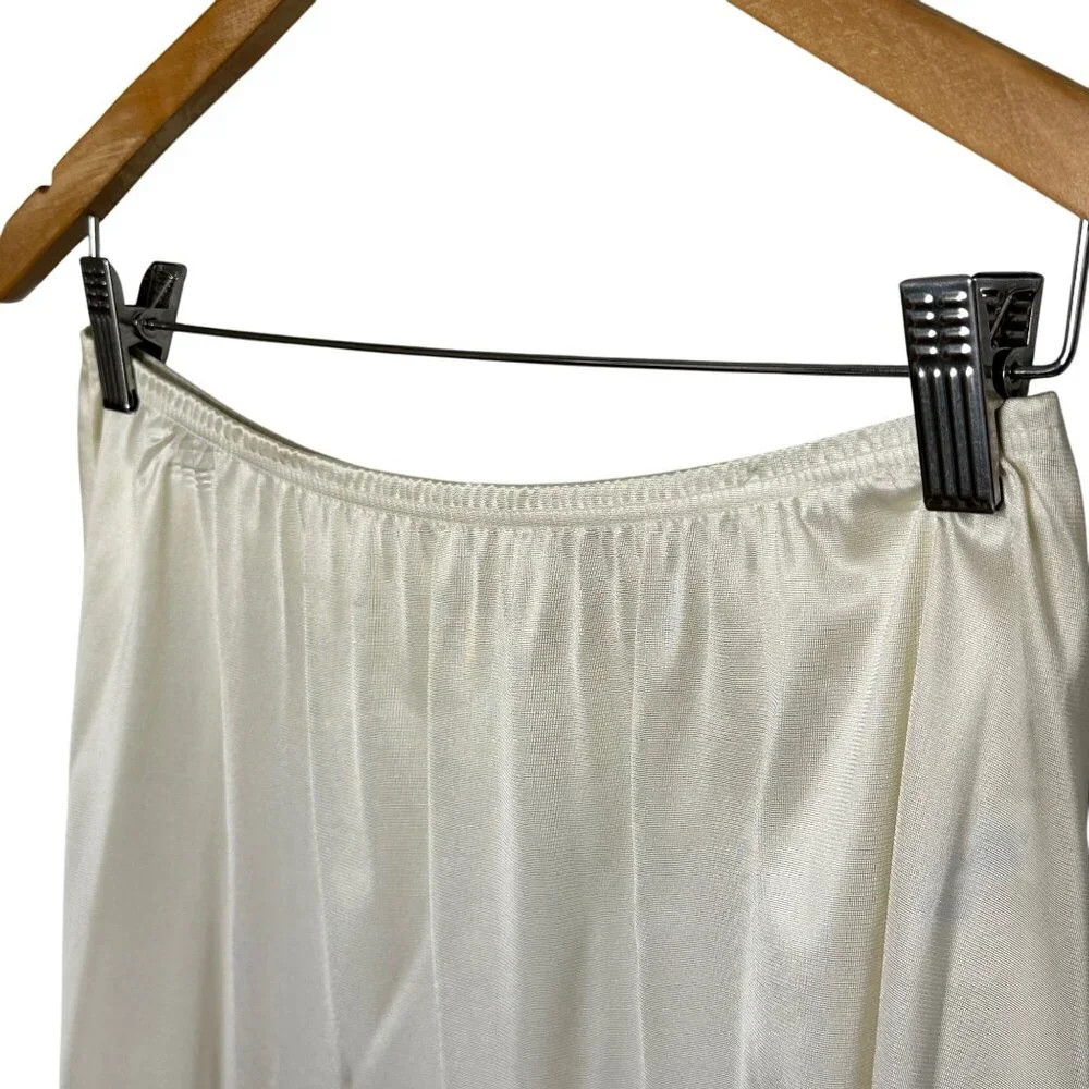 Vintage Vanity Fair Half Slip Large Cream Nylon Lace Trim 22" Made in USA - Picture 4 of 9